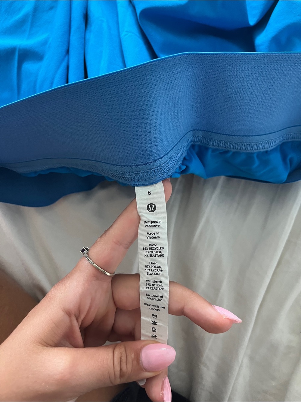 Lululemon Flowy Skirt with Built in shorts size 8 - Picture 3 of 4